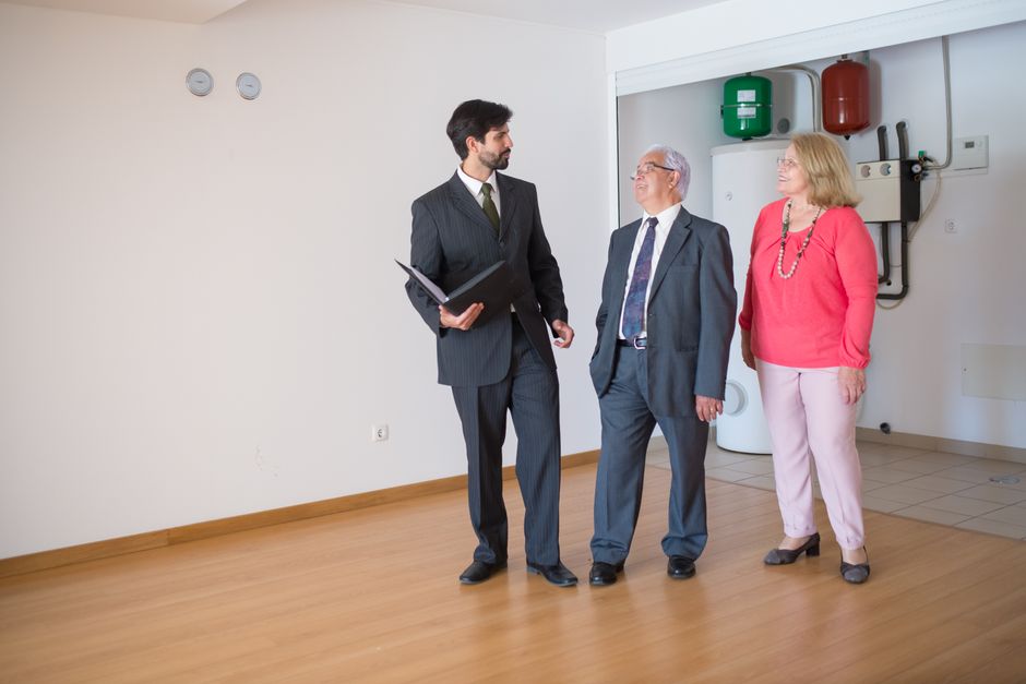 How Do I Evaluate a Senior Apartment Before Signing a Lease?