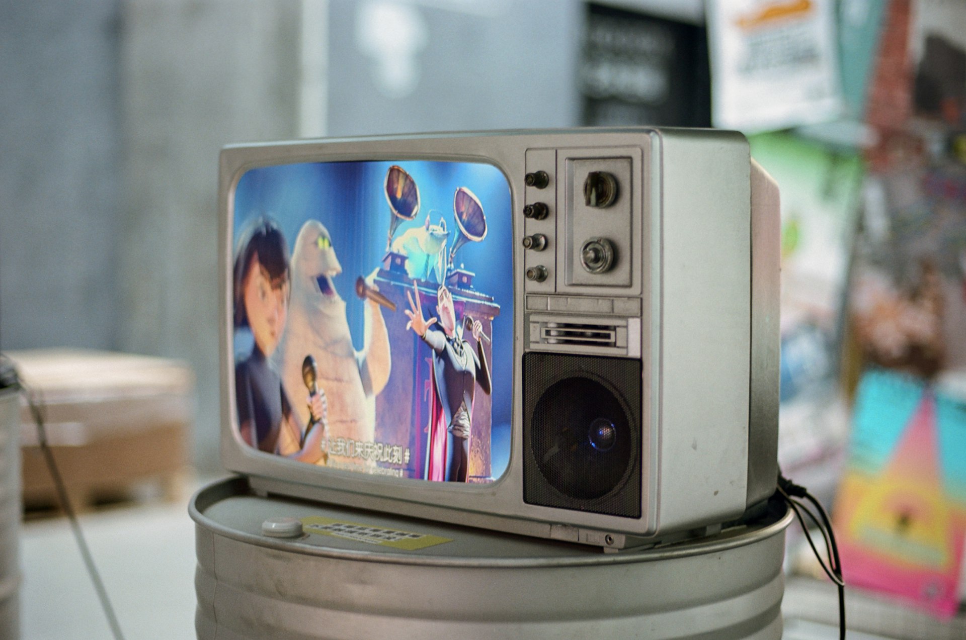Short-Form Video's Surge: Transforming Digital Engagement in 2025