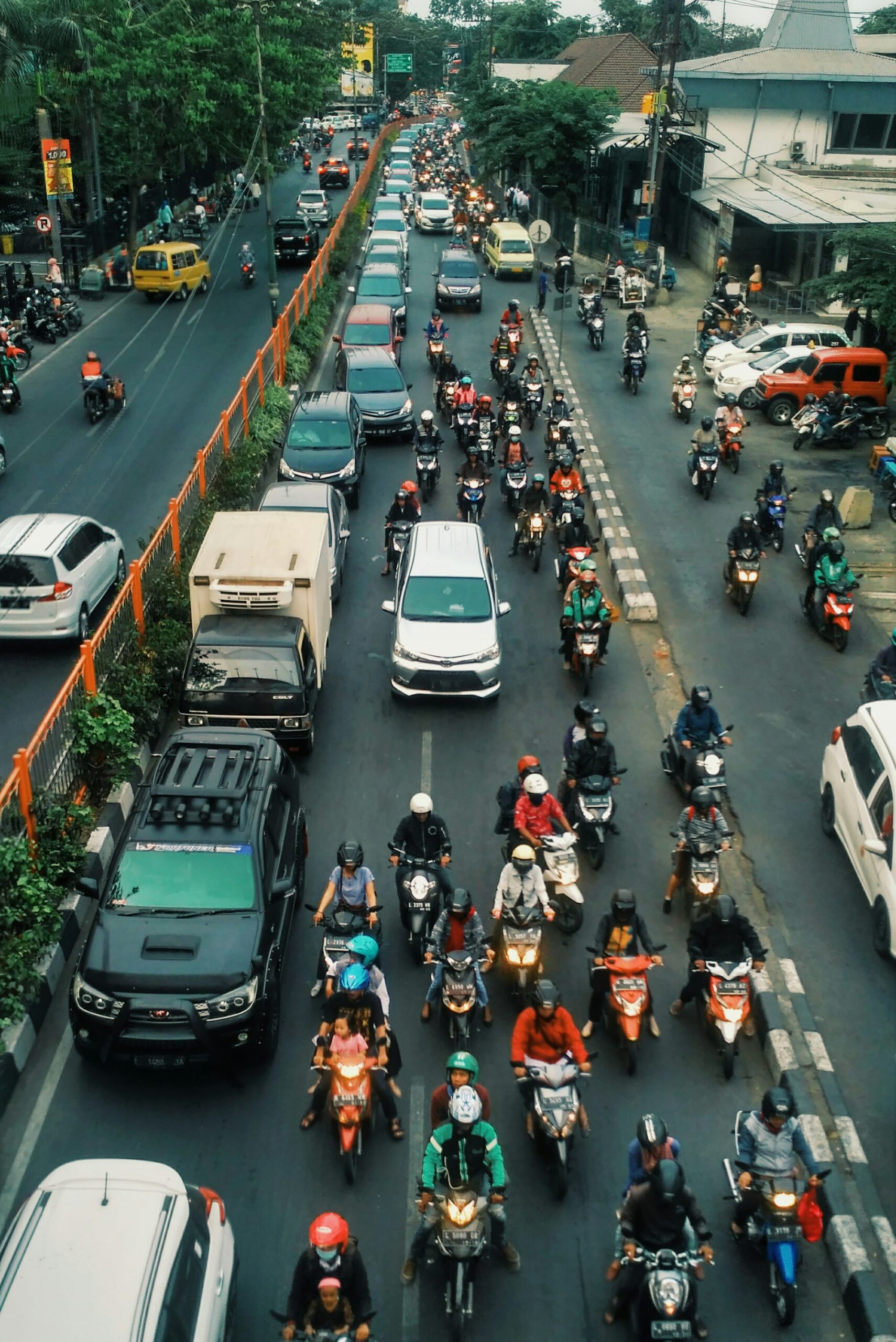 How Shared Mobility Platforms Drive Sustainable Urban Emissions Reduction